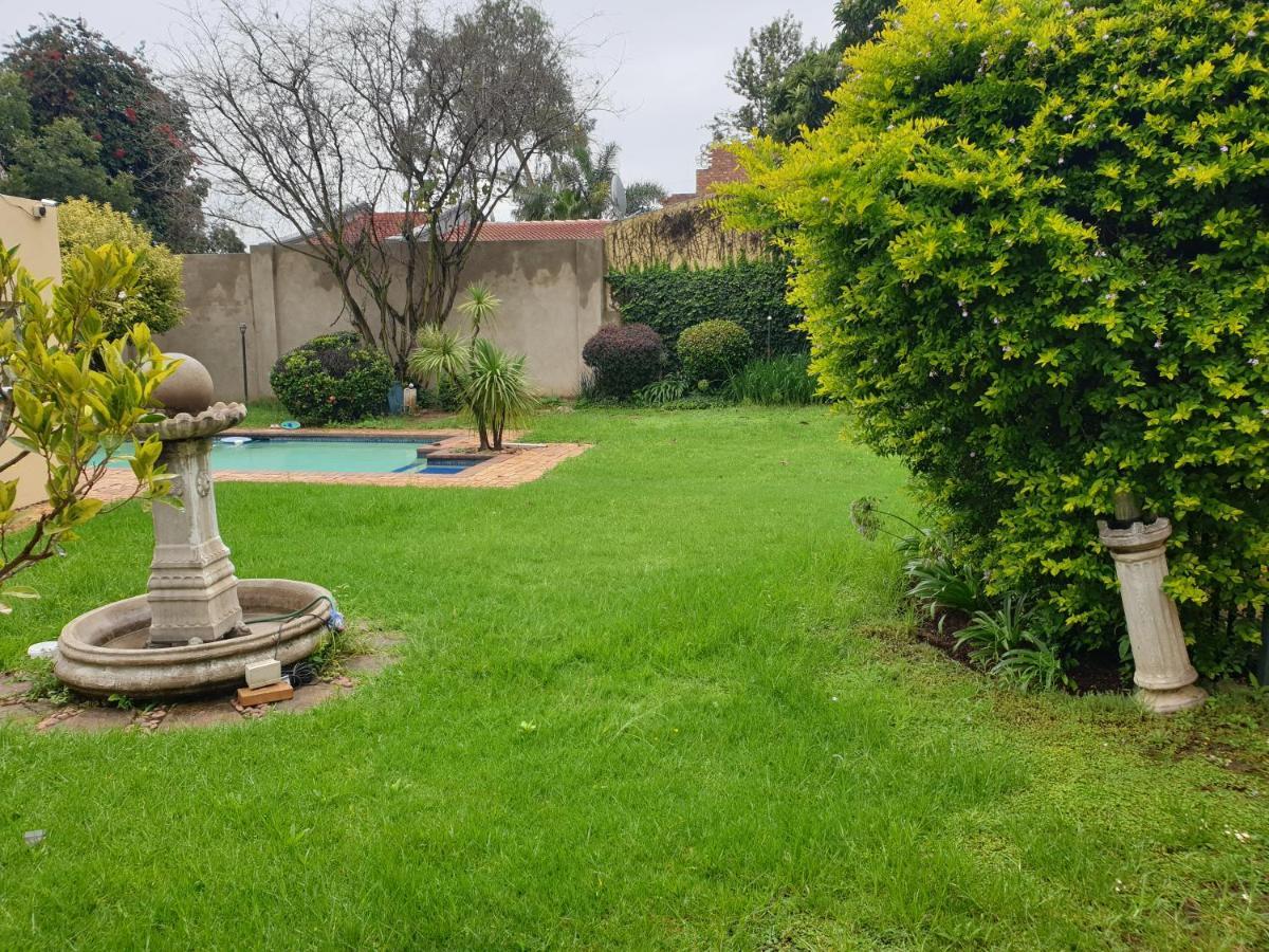 Matina Guest House Joanesburgo Exterior foto